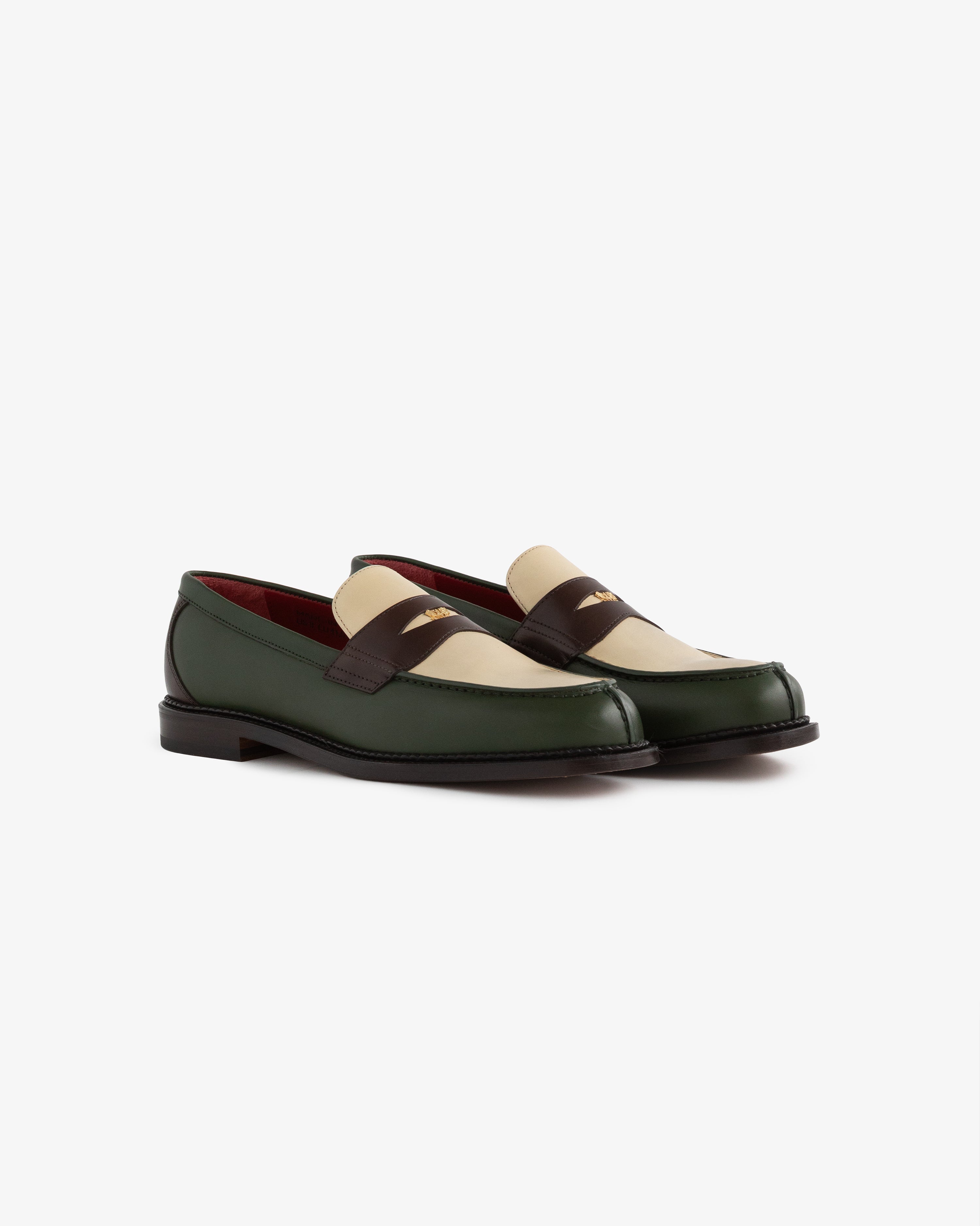Queens     Crest     Loafer