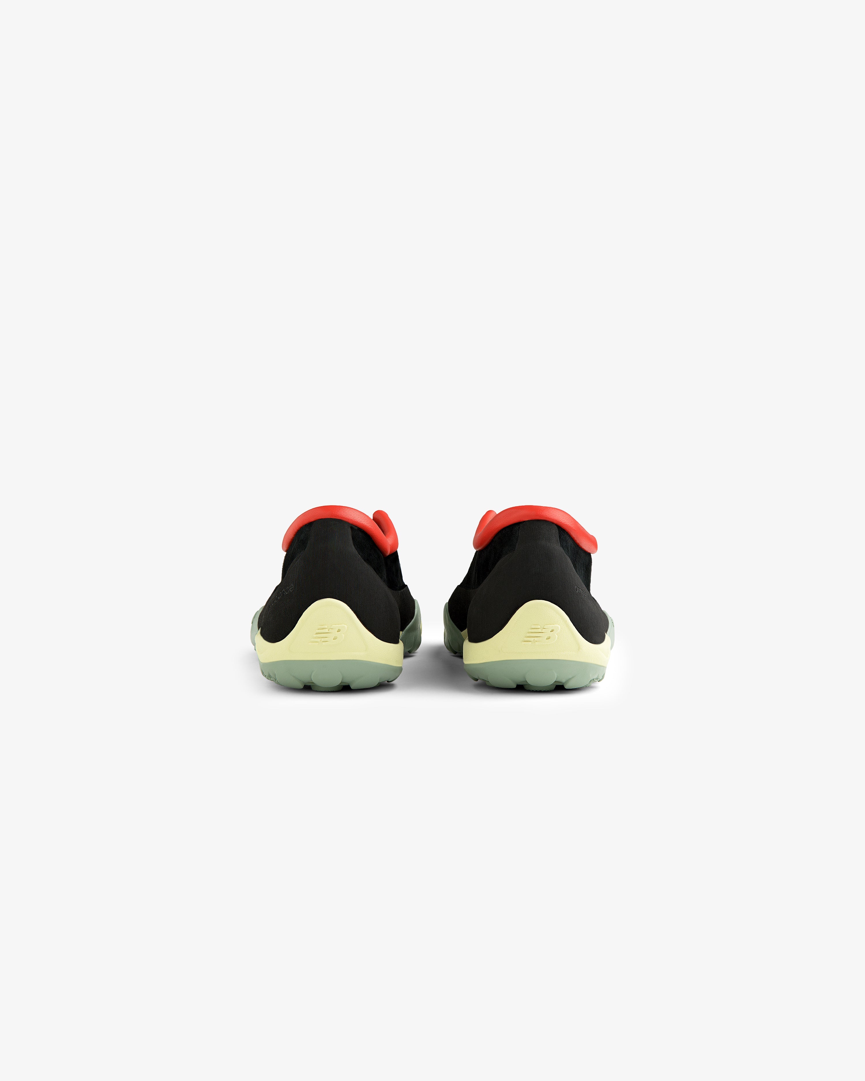 ALD / New Balance MT10T Sport Shoe