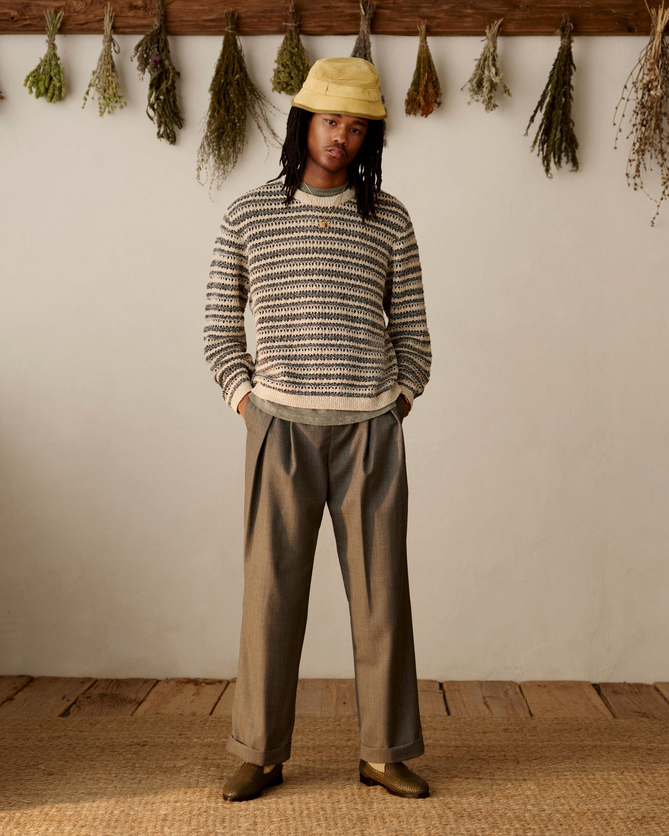 Lightweight Cuffed Trouser